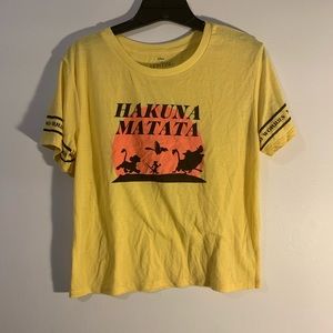 🌻Lion king tee Hakuna Matata🌻